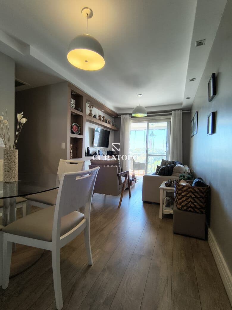 Apartamento à venda com 83 m², 3 quartos, varanda e vaga, Tatuapé, São Paulo.