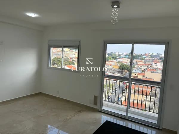 Apartamento à venda com 31 m², 1 quarto e varanda, Vila Invernada, São Paulo.