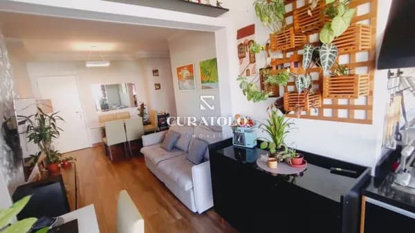 Apartamento à venda com 68 m², 2 quartos, varanda gourmet e vaga, Tatuapé, São Paulo.