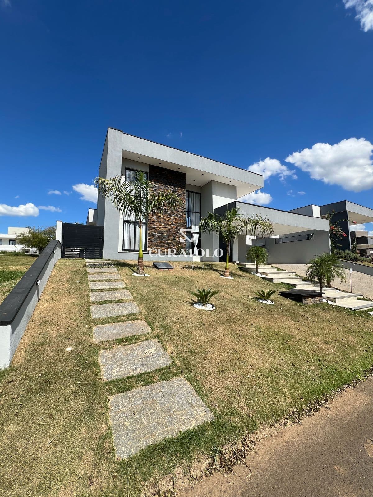Casa em condomínio à venda com 3 quartos e 5 vagas em Salto, Condomínio Palmeiras Imperiais
