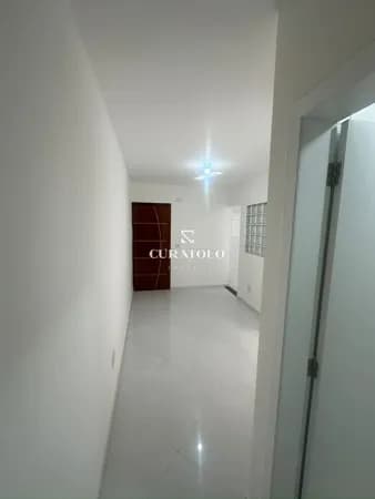 Seu novo lar em Santo André, apartamento estilo condomínio econômico, com 2 Dorms, 1 suíte, 1 vaga e pequeno quintal em Utinga