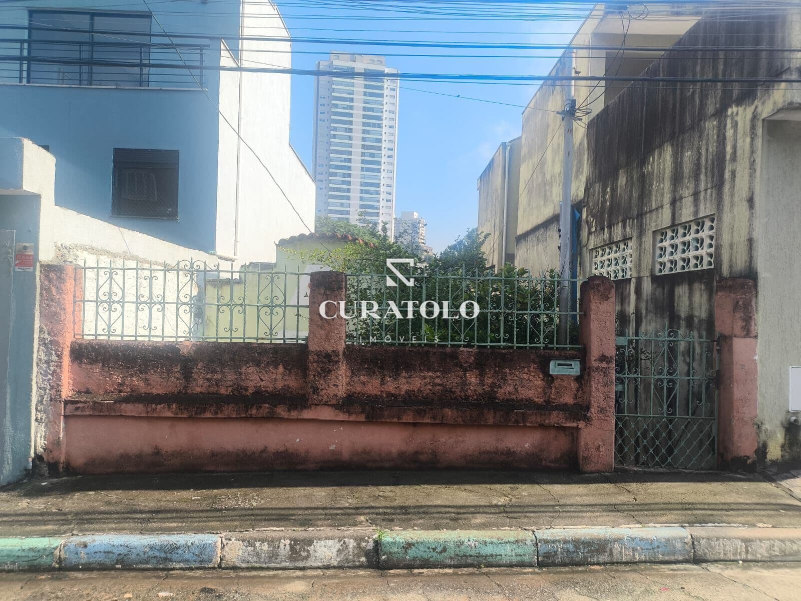 Terreno para venda no bairro do Ipiranga, em São Paulo.