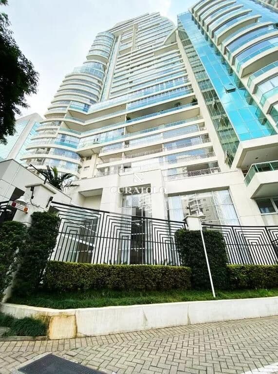 Apartamento duplex alto padrão, com 160 m², 3 suítes, vista panorâmica, varanda na Consolação, São Paulo.