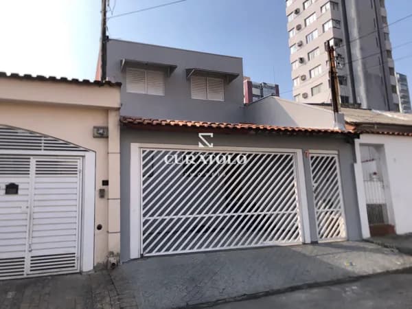Casa Sobrado à venda no bairro da Mooca, com 6 quartos, 2 vagas e quintal com churrasqueira