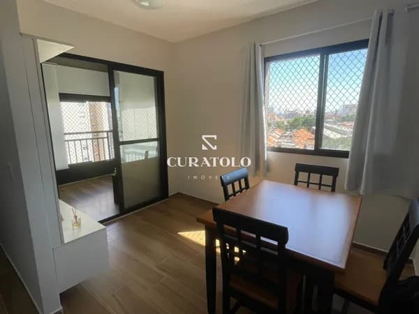 Apartamento à venda com 50 m², 2 quartos, varanda e vaga no Belenzinho, São Paulo.