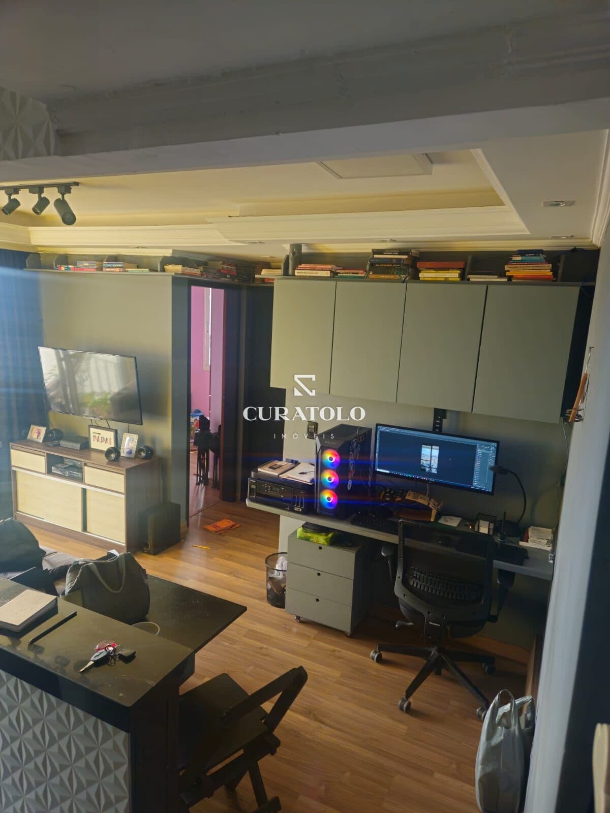 Apartamento à venda com 55 m², 2 quartos, varanda e vaga no Jardim Imperador, São Paulo.
