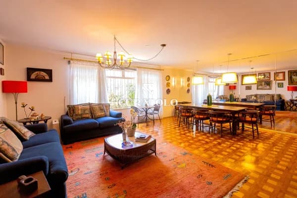 Casa sobrado à venda com 4 quartos e 2 vagas na Vila Mariana, São Paulo