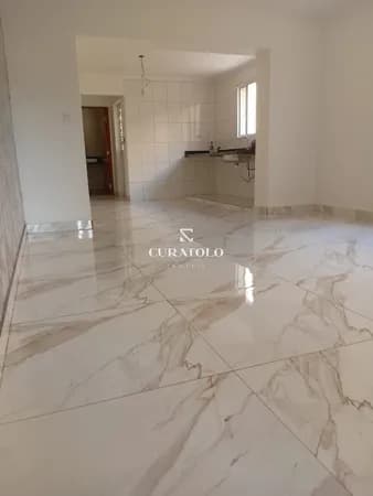 Conheça esta linda casa à venda em Santo André, Vila Homero Thon. Com 4 quartos, 4 vagas e amplo quintal, esta casa é perfeita para você e sua família.