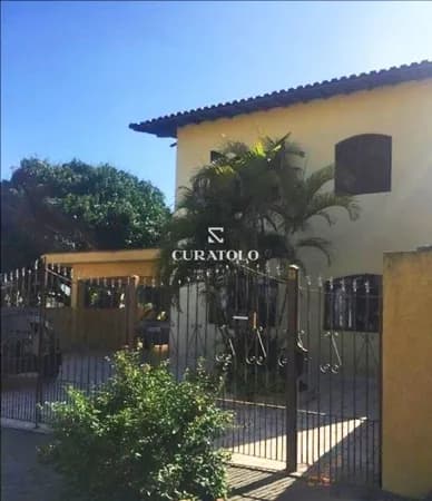 Moradia perfeita para a família: Sobrado com 3 quartos, 12 vagas e quintal com churrasqueira na Vila Ema a 5 min da estação Camilo Haddad