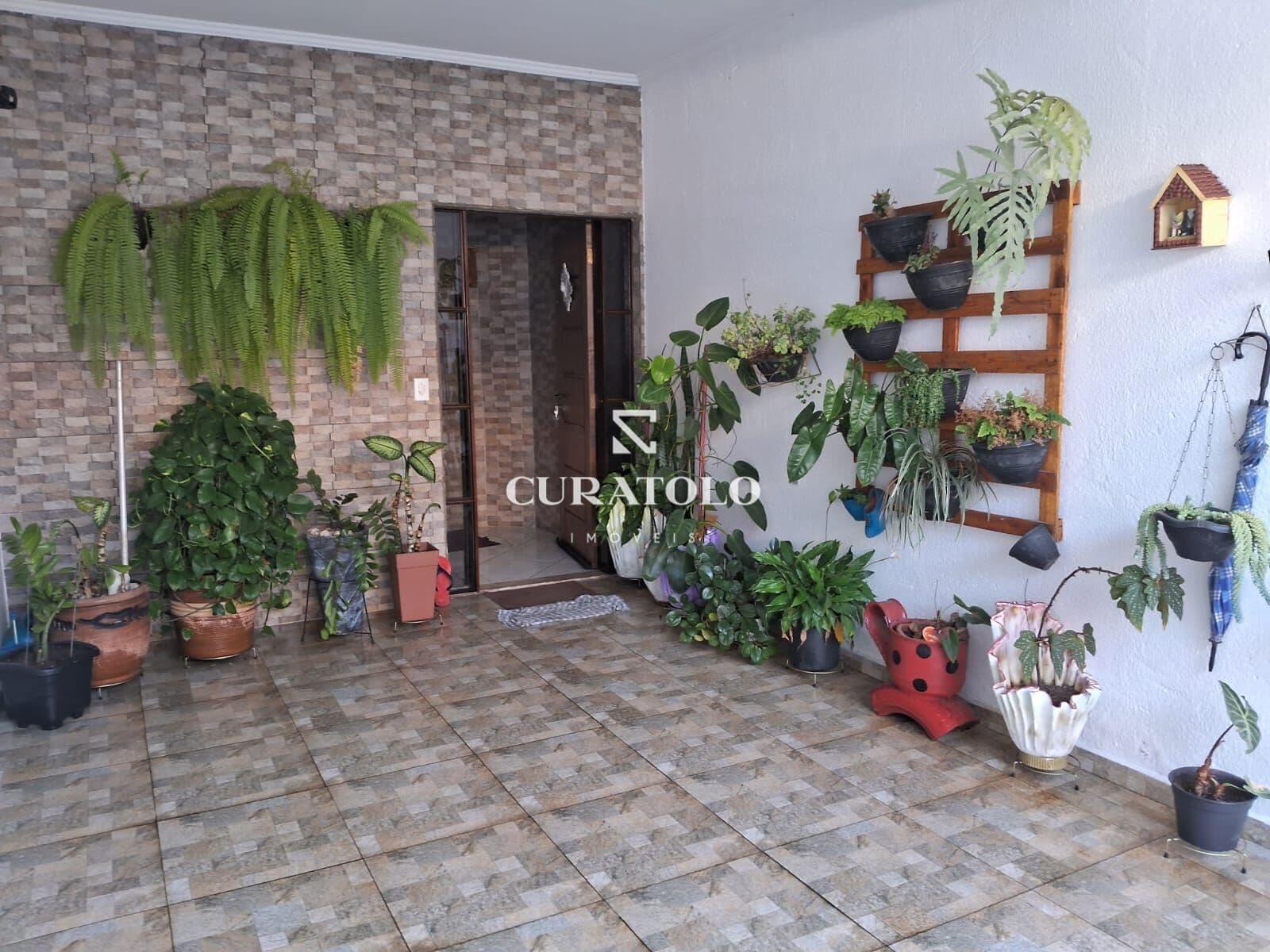 Casa/sobrado à venda com 142 m², 3 quartos, quintal e 2 vagas, Vila Pires, São Bernardo do Campo.
