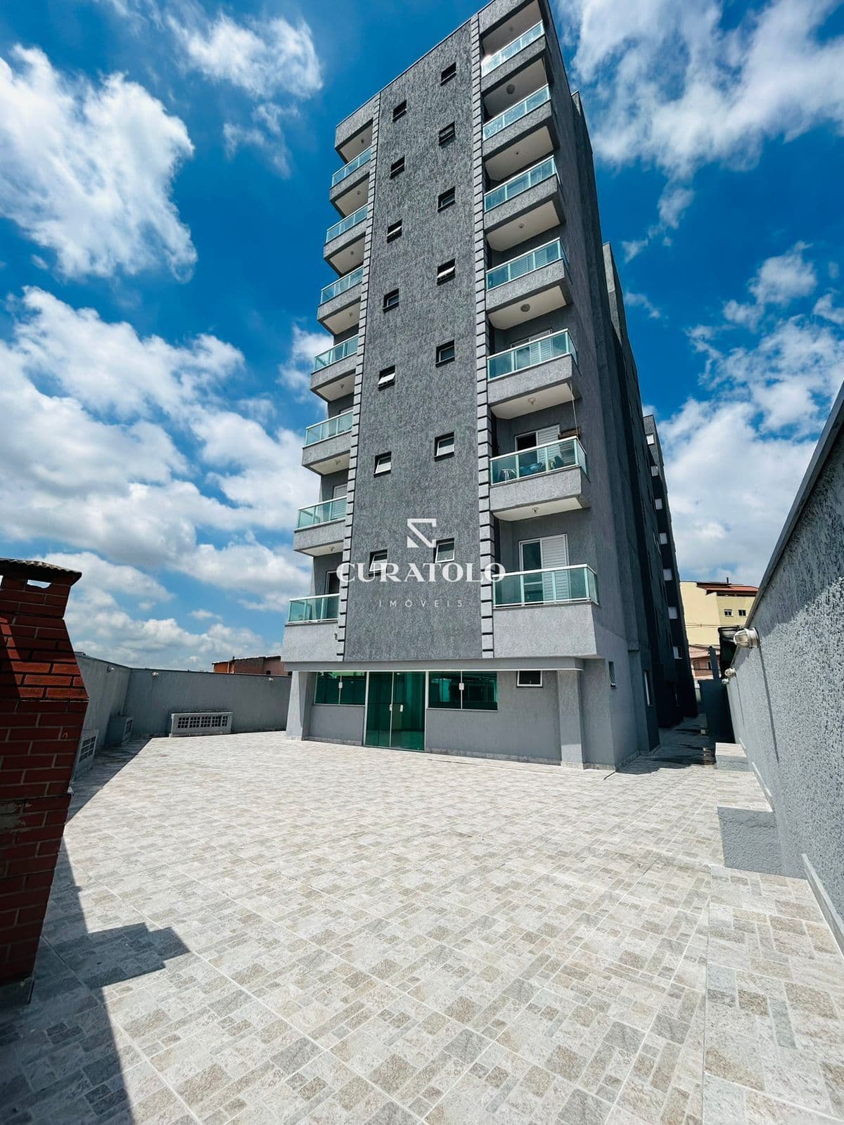 Seu novo lar em Santo André, ao lado da Av. Itamarati: apartamento pronto de 56 m² com 2 Quartos, 1 suíte, varanda e 1 vaga - Condomínio com elevador