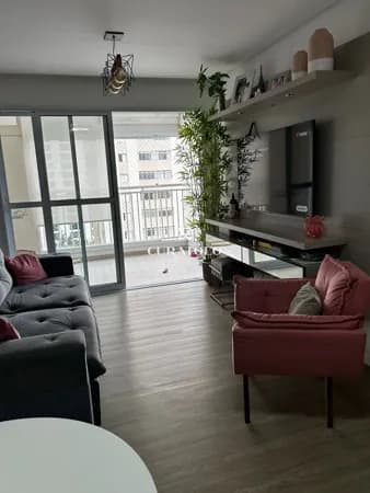 Apartamento à venda com 82 m², 3 quartos, varanda e 2 vagas, Mooca, São Paulo.