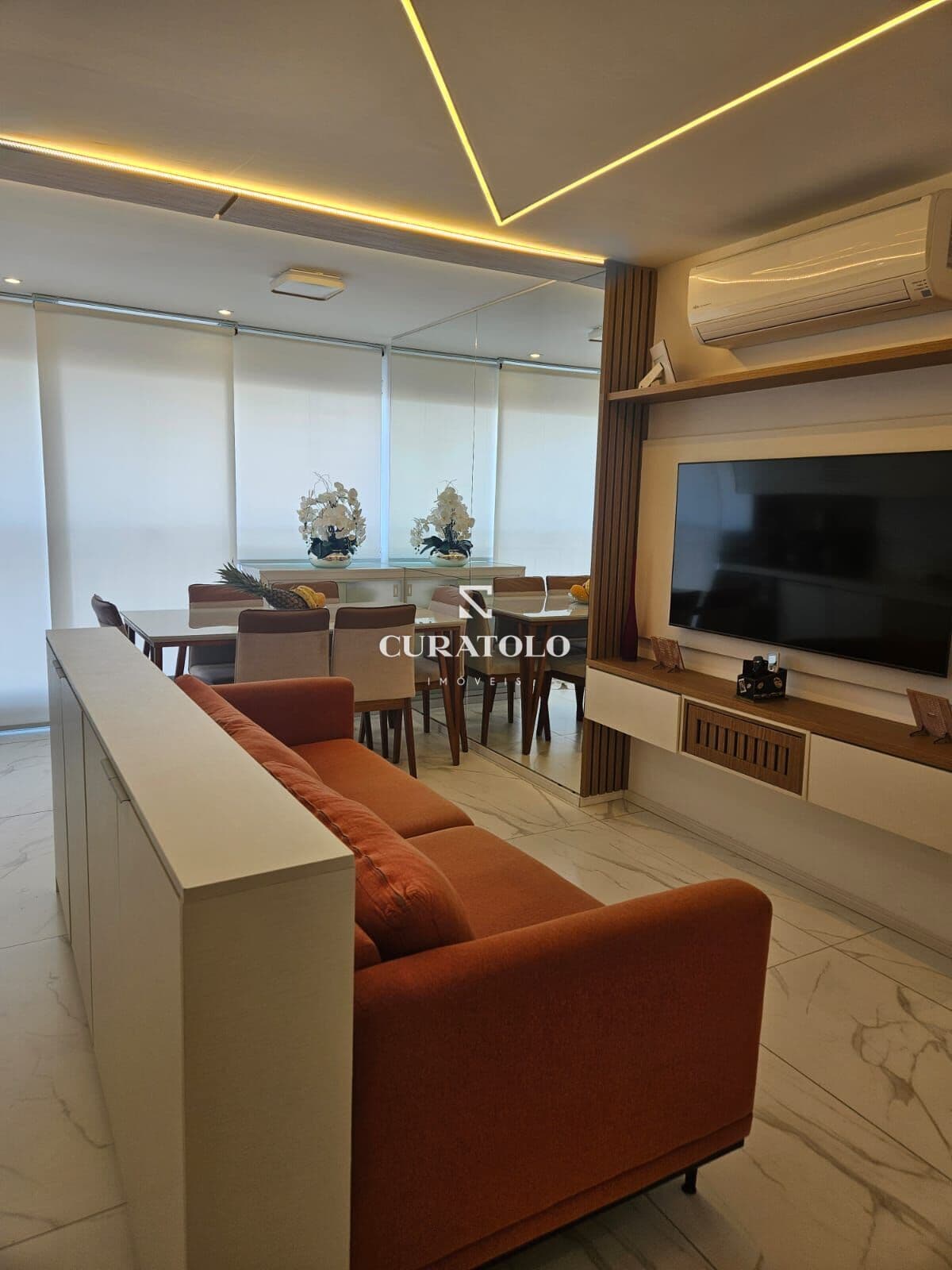 Apartamento à venda com 53 m², 2 quartos, varanda e vaga, Barra Funda, São Paulo.