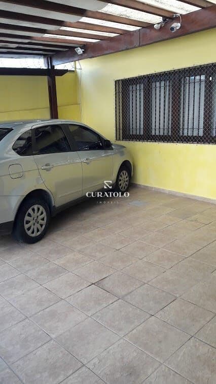 Venha conhecer a casa ideal para viver com conforto no Jabaquara, a 5 min do Metrô Conceição: Sobrado com 3 quartos, 2 vagas cobertas e quintal