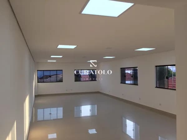 Casa/sobrado à venda com 300 m², 3 suítes e 7 vagas na Mooca, São Paulo.