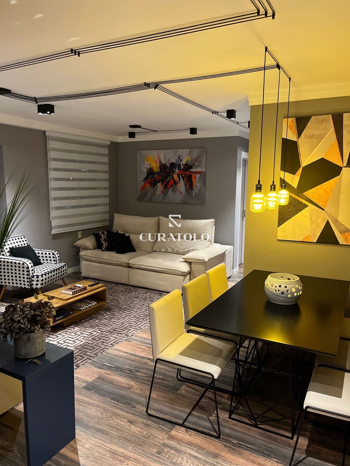 Seu novo lar na Mooca: Belíssimo e moderno apartamento com planejados de 3 Dorms, 1 Suíte, Vaga e Varanda em Condomínio Clube