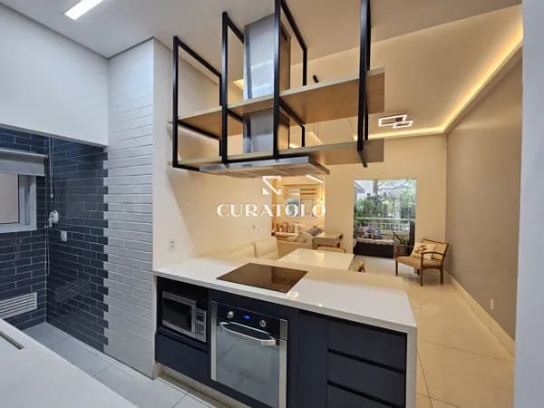 Apartamento à venda com 65 m², 3 quartos, varanda e vaga, Cambuci, São Paulo.