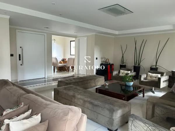 Apartamento à venda com 186 m², 3 quartos, 2 vagas e varanda no Tatuapé, São Paulo.
