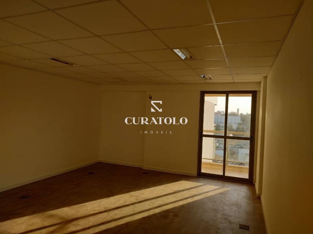 Explore o Potencial do seu negócio: Sala Comercial no badalado bairro Rudge Ramos em São Bernardo do Campo – Empreendimento comercial com portaria e elevador