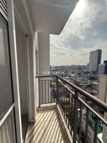 Apartamento à venda com 38 m², 1 quarto, vaga e varanda, Tolstói, São Paulo.