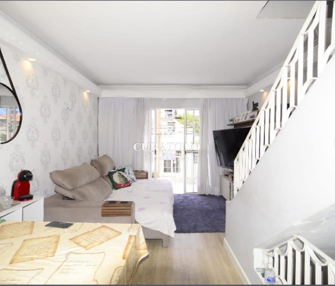 Casa/ sobrado à venda com 132 m², 2 quartos, sacada e 2 vagas, Cambuci, São Paulo.