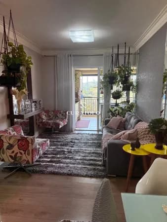 Apartamento à venda de 3 quartos na Vila Guarani, São Paulo.
