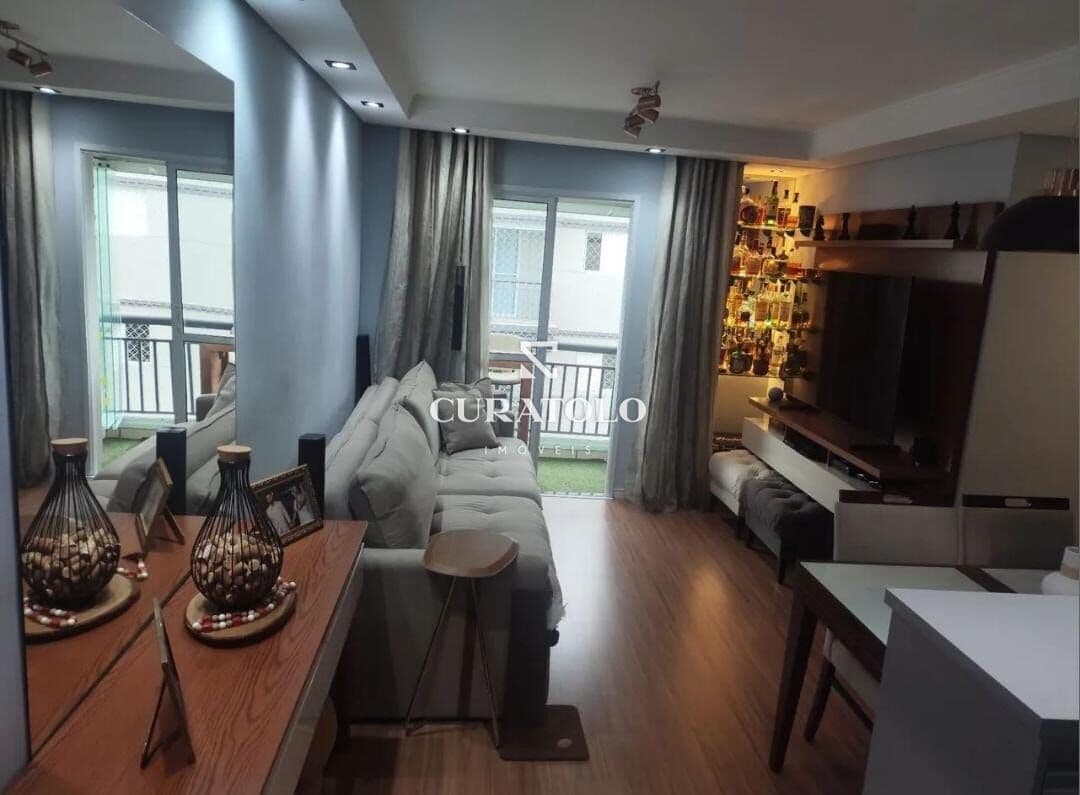 Apartamento à venda, de 2 quartos, 1 vaga e varanda na Vila Bela - Porteira fechada