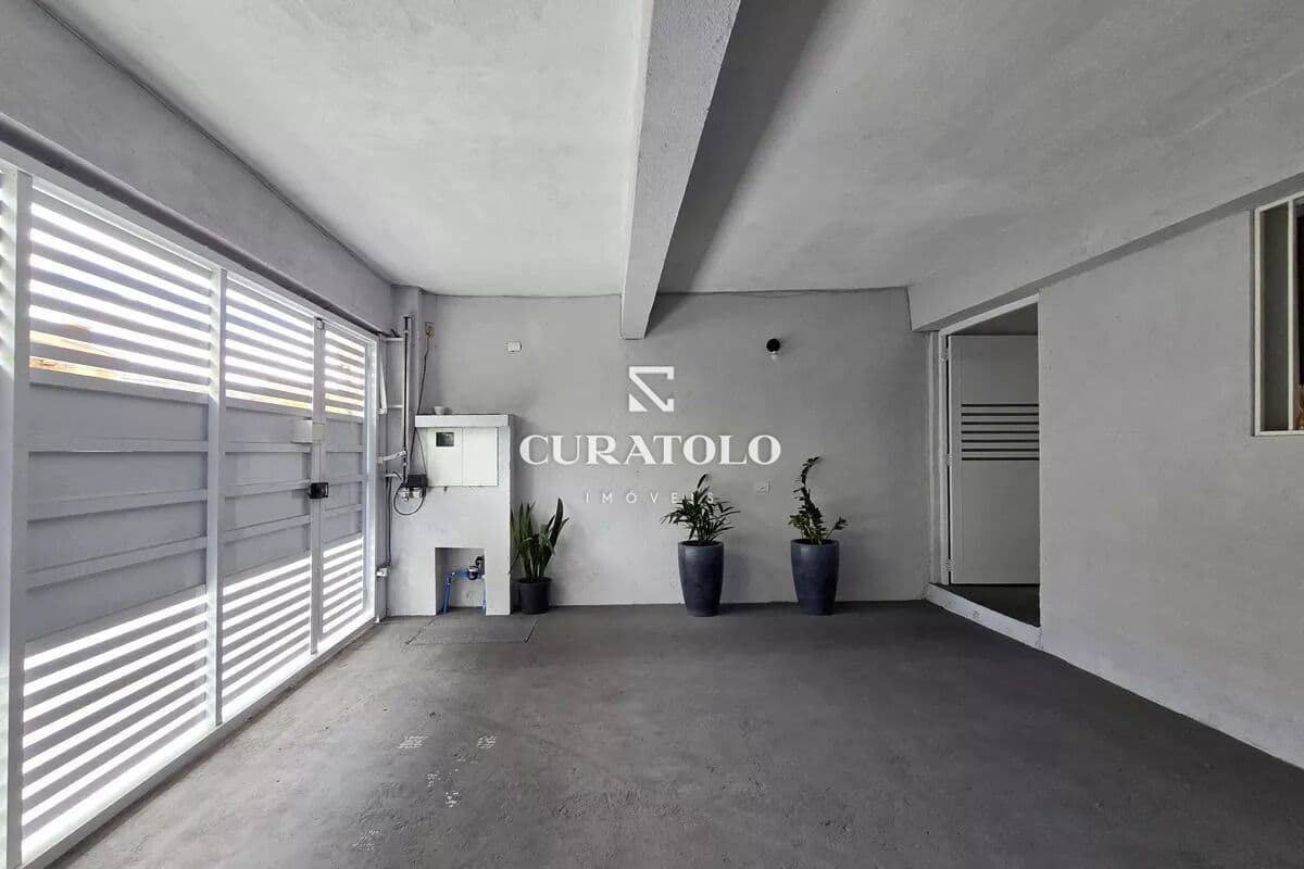 Casa/sobrado à venda com 120 m², 4 quartos, terraço com churrasqueira e 2 vagas, Bairro dos Casas, São Bernardo do Campo.