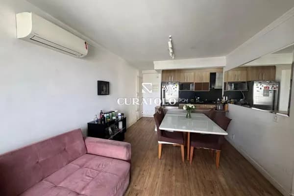 Apartamento à venda com 64 m², 3 quartos, vaga e varanda na Vila Prudente.