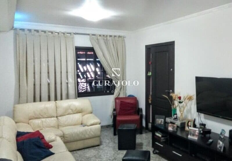 Viva com conforto e espaçoso: Excelente Sobrado na Vila Albertina, com 3 Dorms e 2 vagas cobertas e Área para churrasqueira