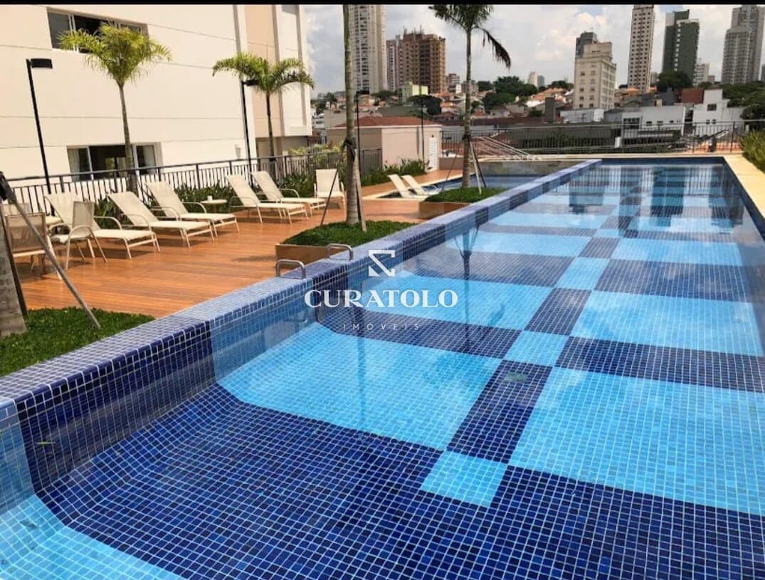 Apartamento à venda com 34 m², 1 quarto, varanda e vaga no Ipiranga, São Paulo.