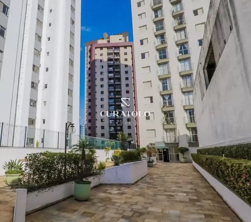 Experimente a vida urbana da Vila Mariana, a 200 mts do Metrô Vila Mariana: apartamento de 1 Dorm com varanda e vaga, perfeito para moradia ou investimento