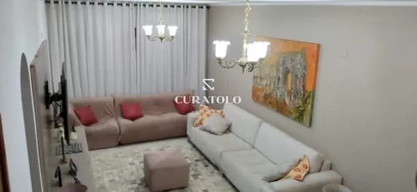 Casa sobrado à venda no bairro da Vila Prudente, com 3 quartos, 4 vagas e churrasqueira