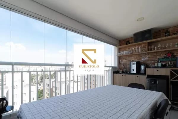 Apartamento à venda, de 2 quartos, 2 vagas e varanda na Vila Ema