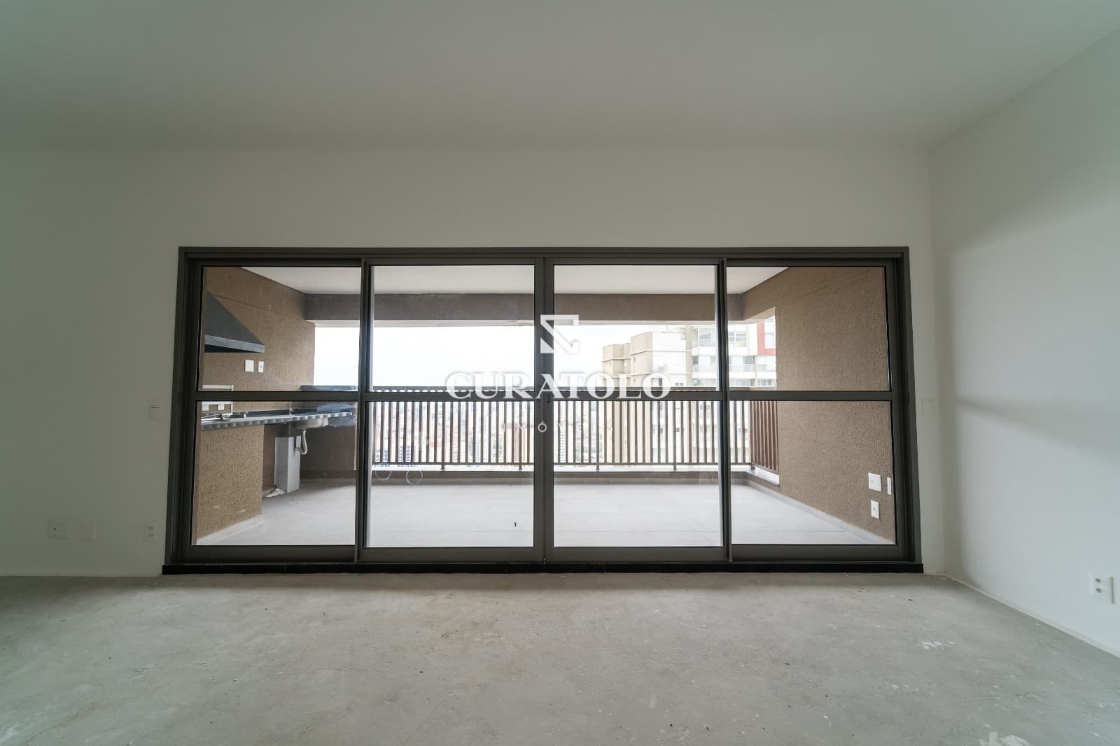More bem na Vila Gumercindo, a 550mts do Metrô Alto do Ipiranga: Apartamento em obras com 4 Quartos, 2 vagas, varanda gourmet e lazer completo
