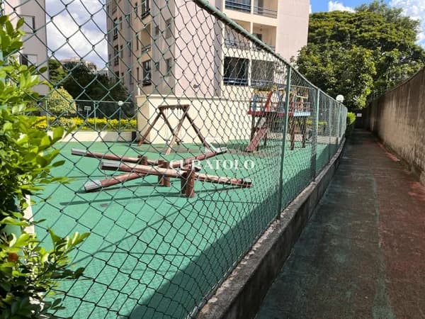 Conheça esse lindo apartamento na Guilhermina, na frente do metrô Guilhermina, de 55 m², com 2 quartos, 1 vaga e varanda, é perfeito para você e sua família.