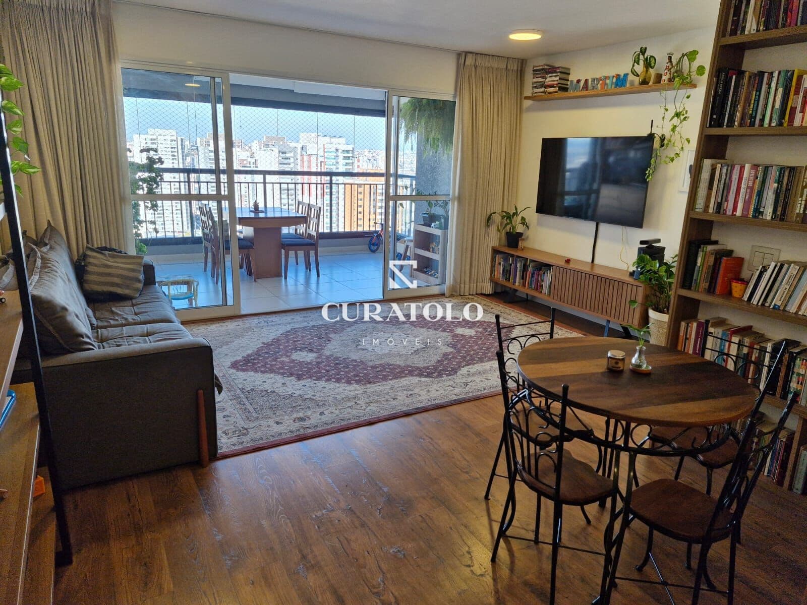Conforto e Comodidade no bairro do Tatuapé: conheça esse lindo apartamento com 85m², 2 quartos, varanda e 2 vagas a 850m do Metrô Carrão