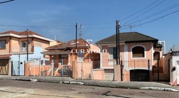 Investimento de Oportunidade: Terreno com Conjunto de Casas à Venda no Catumbi