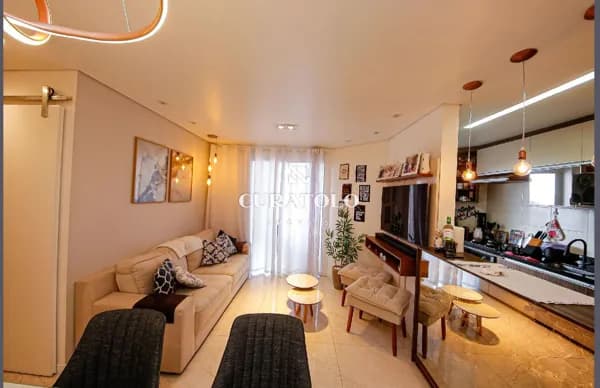 Apartamento à venda com 65 m², 3 quartos, varanda e vaga na Vila Prudente, São Paulo.