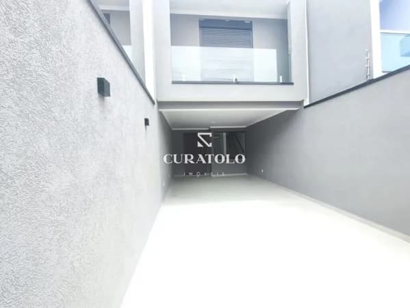 Sua nova casa está aqui, na Vila Marieta, ao lado do Parque Ecológico do Tietê: com 140 m², 3 quartos/suítes, 4 Vagas e quintal com churrasqueira