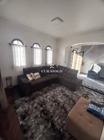 Conquiste seu novo lar! Casa com salão comercial 326m², 3 dorm, e ótima localização em Santo André!