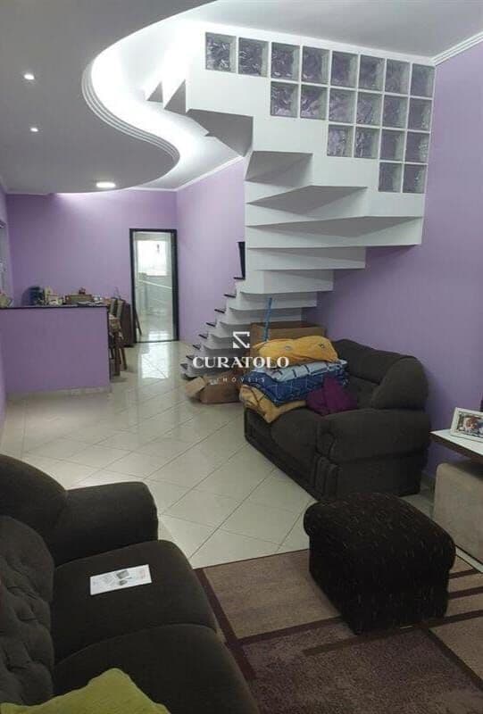 Sua nova casa está aqui, no Jd Nossa Senhora do Carmo, na frente do Parque do Carmo: com 291 m², 4 quartos, 9 vagas e quintal com churrasqueira e salão