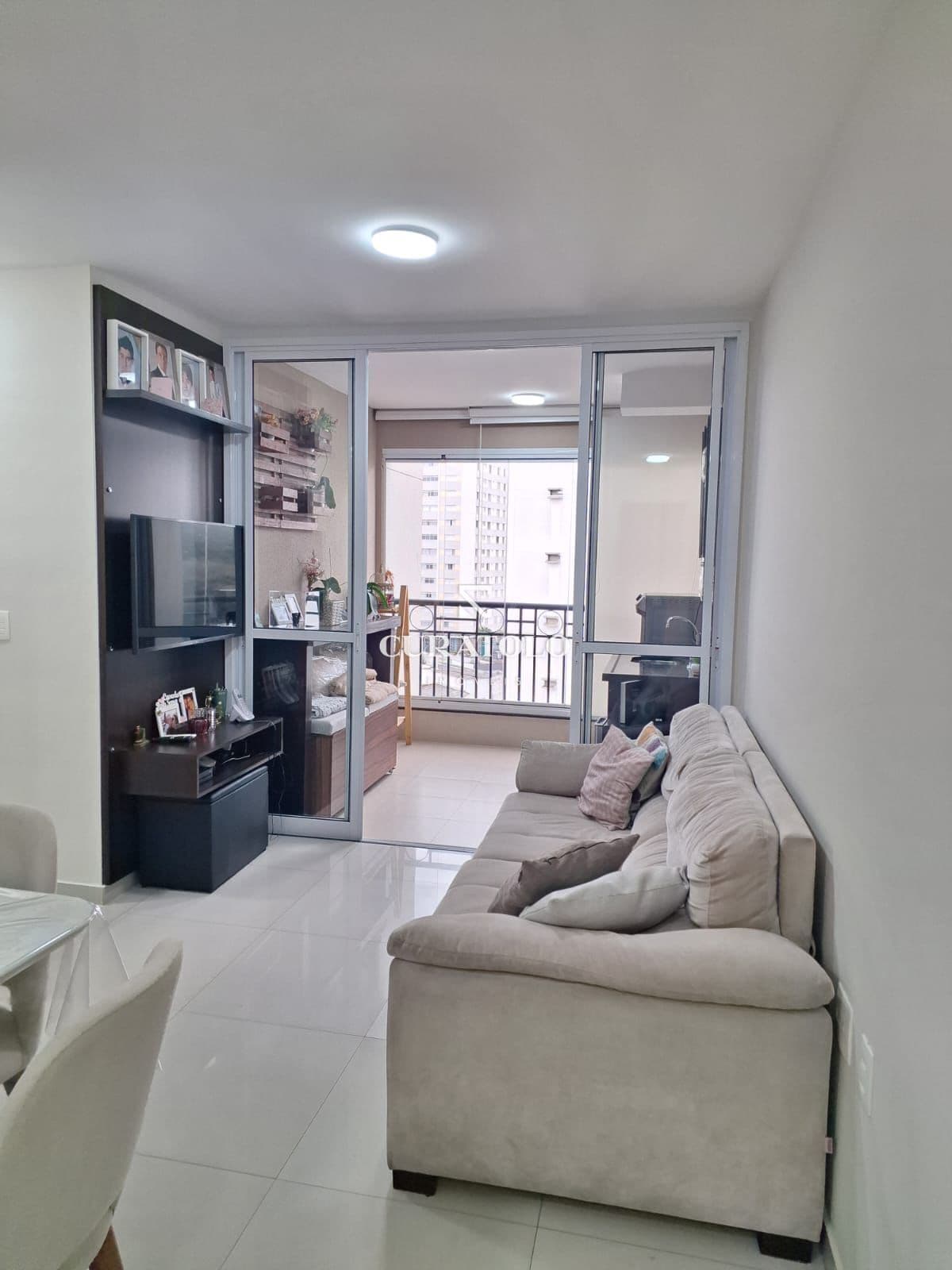 Apartamento à venda com 63 m², 2 quartos, varanda e 2 vagas, Parque da Mooca, São Paulo.