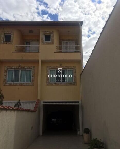 Moradia perfeita para a sua família: Sobrado com 3 Dorms, 3 banheiros, 5 vagas e quintal na Penha, a 16 min a pé do Metrô Penha