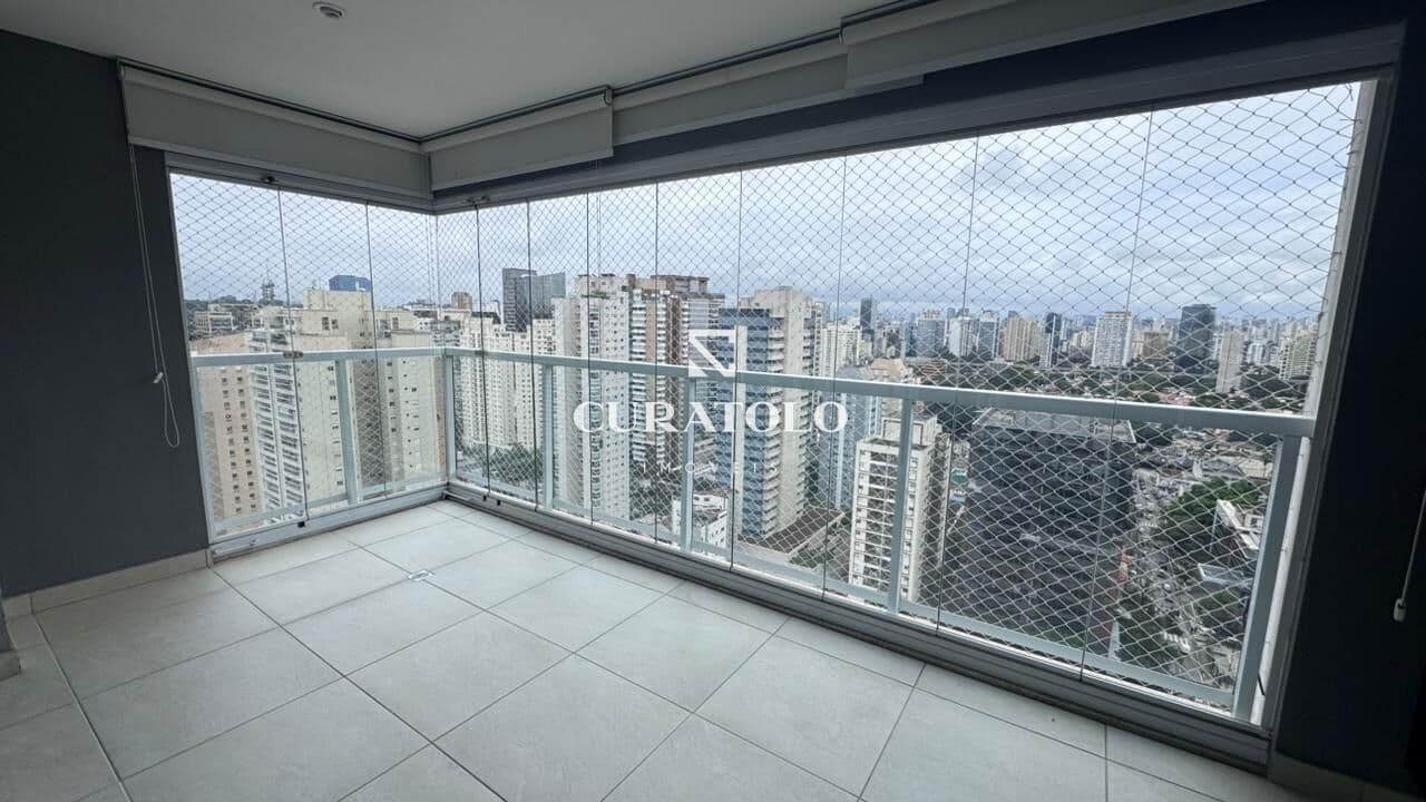 Apartamento à venda com 85 m², 2 quartos, varanda e vaga, Vila Gertrudes, São Paulo.