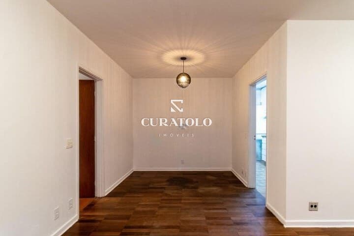 Apartamento à venda com 98 m², 3 quartos, varanda e 2 vagas, Perdizes, São Paulo.