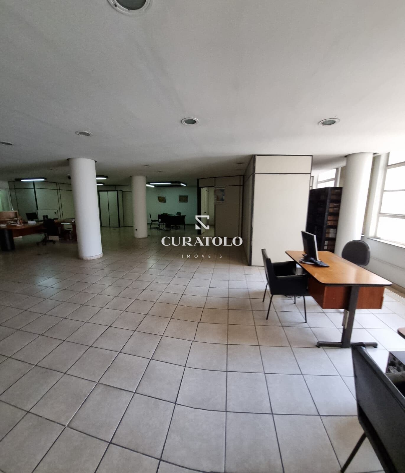 Sala comercial com 200 m² à venda na República, estrutura completa!