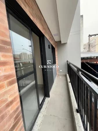 Oportunidade de conquistar seu novo lar com 45 m² na Vila Ema! Apartamento com 2 dormitório, varanda, ótima localização e pronto pra morar!