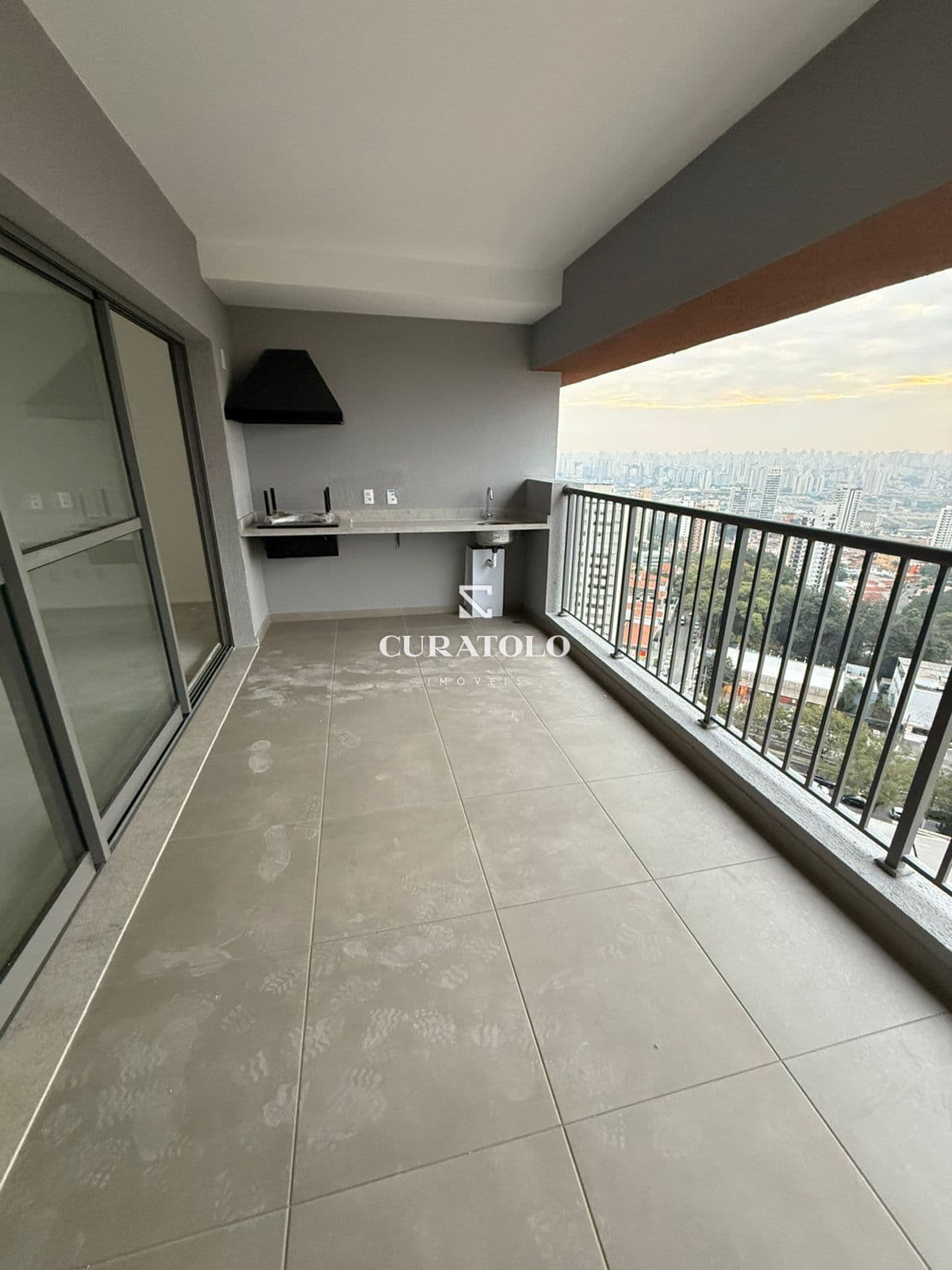 Apartamento à venda 139 m², com 4 quartos, varanda gourmet e 2 vagas no Alto da Mooca, São Paulo.