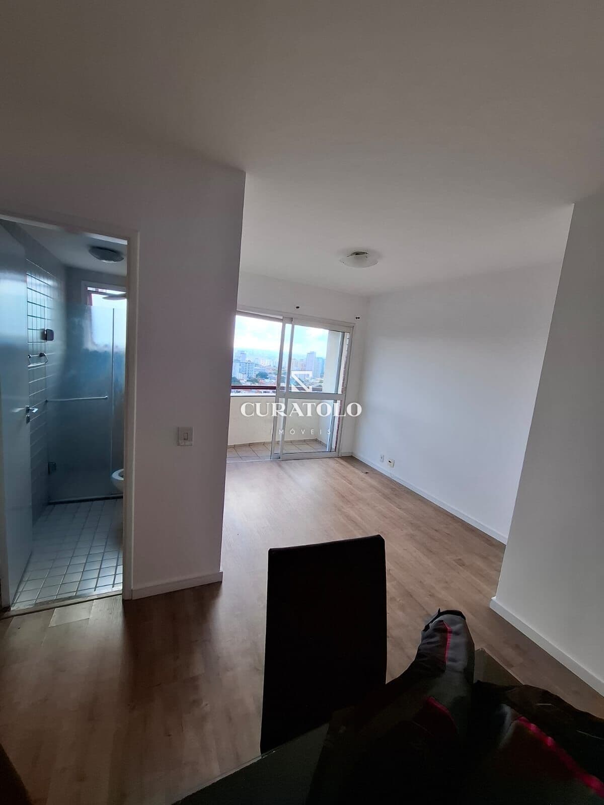 Apartamento à venda com 37 m², 1 quarto, varanda e vaga, Ipiranga, São Paulo.